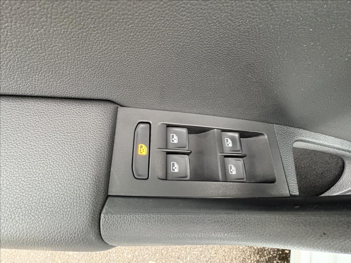 skoda-octavia-1-6-tdi-85kw-dsg-led-navi-pdc - 3