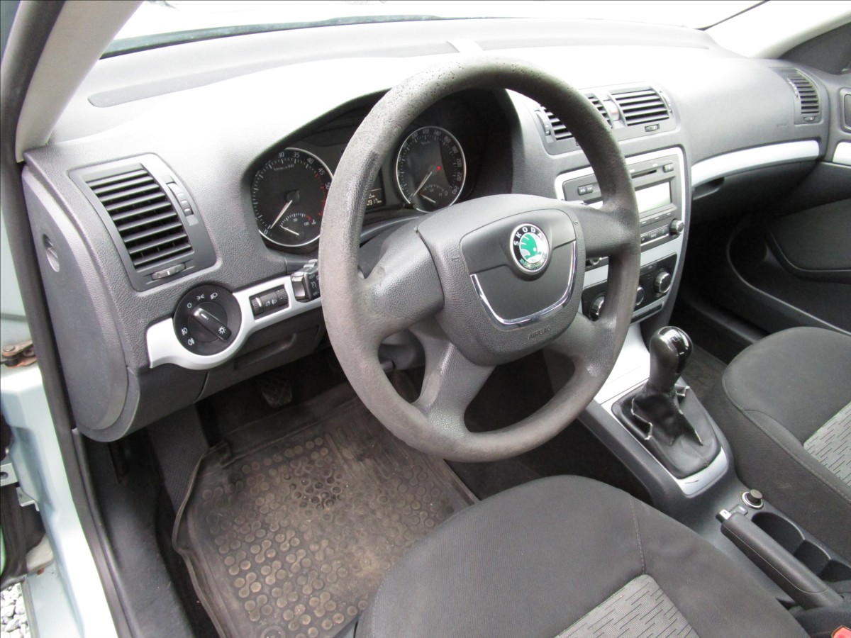 skoda-octavia-combi-1-9tdi-ambiente-klima - 9