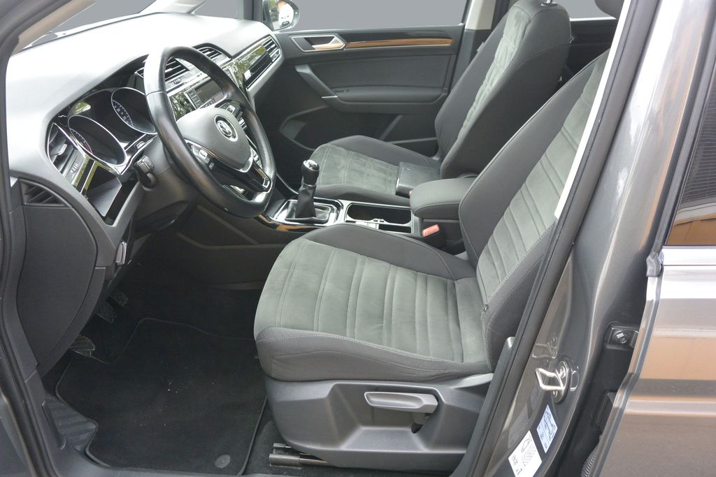 volkswagen-touran-2-0tdi-panorama-navi-led-7mis - 7
