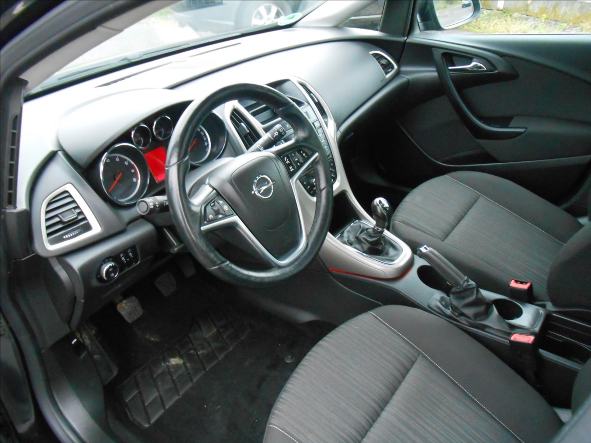 opel-astra-1-6-85-kw-klima-serviska - 9