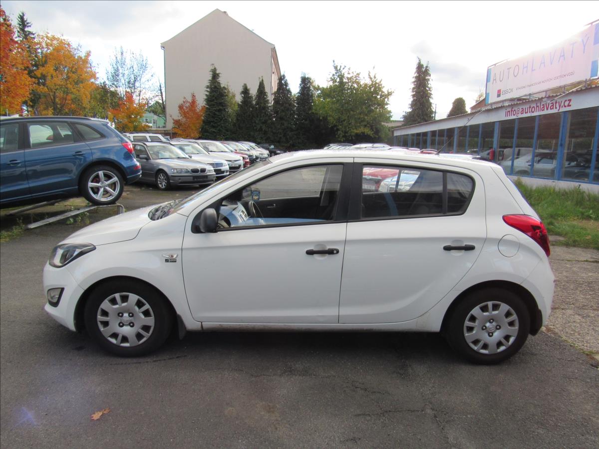 hyundai-i20-1-2-i20-62kw-1-majitel - 6