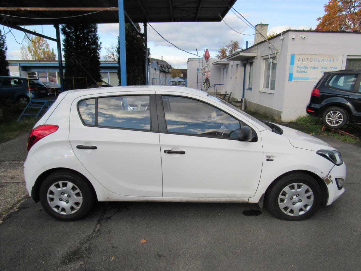 hyundai-i20-1-2-i20-62kw-1-majitel - 7