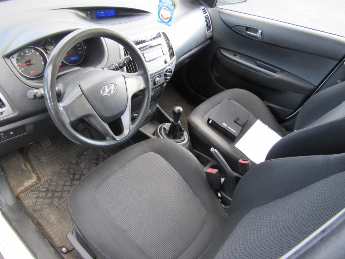 hyundai-i20-1-2-i20-62kw-1-majitel - 8