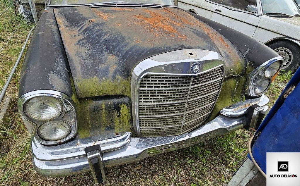 mercedes-benz-220-se-coupe-w111-1963-88kw-2-2v6 - 4