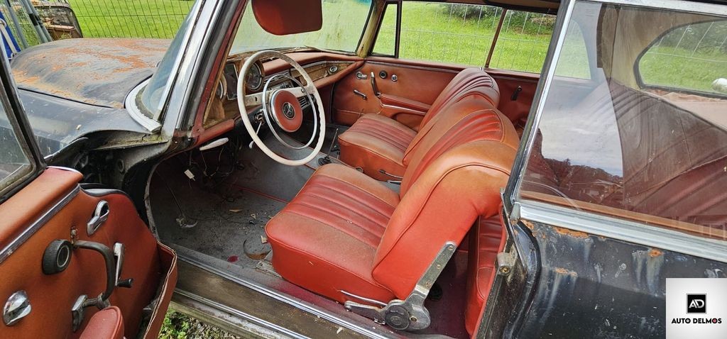 mercedes-benz-220-se-coupe-w111-1963-88kw-2-2v6 - 5