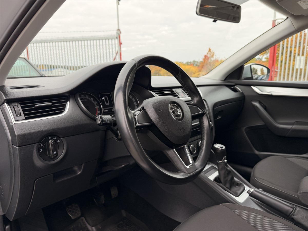 skoda-octavia-2-0-tdi-110kw-6kvalt - 9