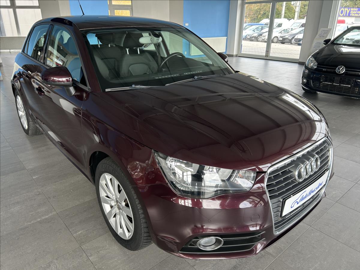 Audi A1 1,2   TSI,SPACEBACK,NAVI,VÝHŘEV