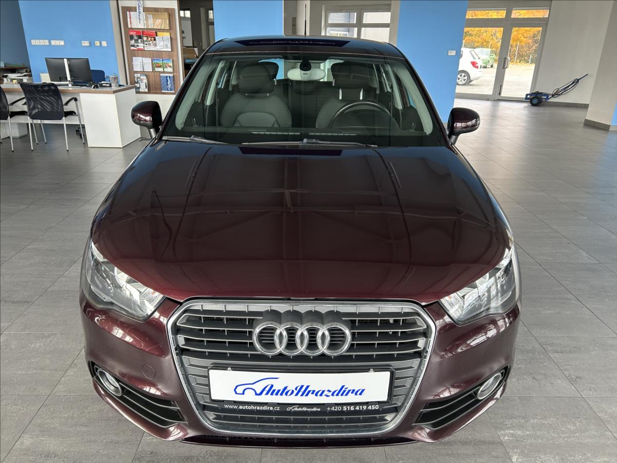 audi-a1-1-2-tsi-spaceback-navi-vyhrev - 1