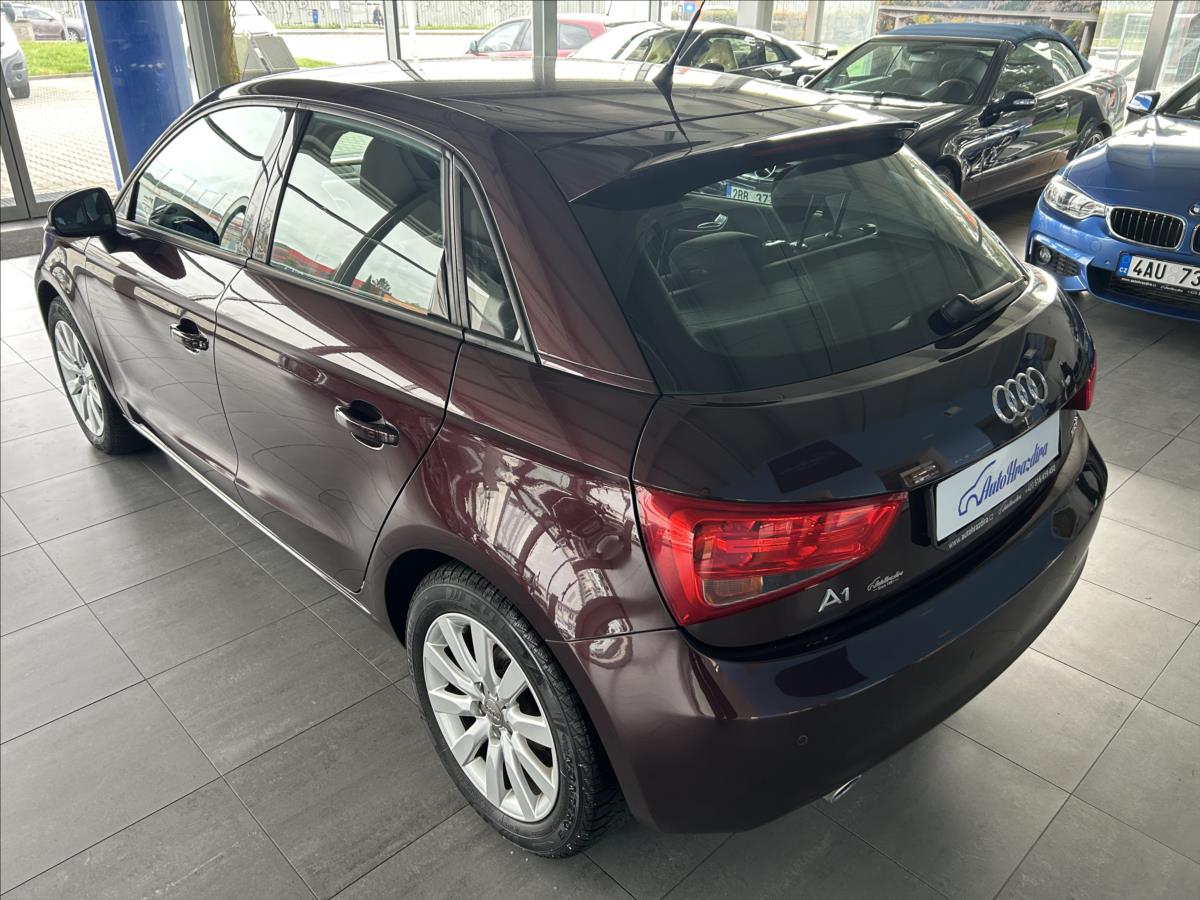 audi-a1-1-2-tsi-spaceback-navi-vyhrev - 4