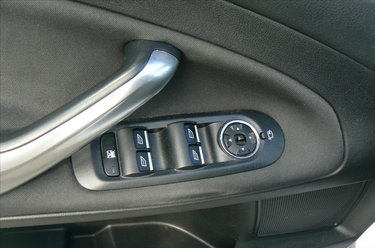 ford-mondeo-2-0-tdci-combi-navigace - 6