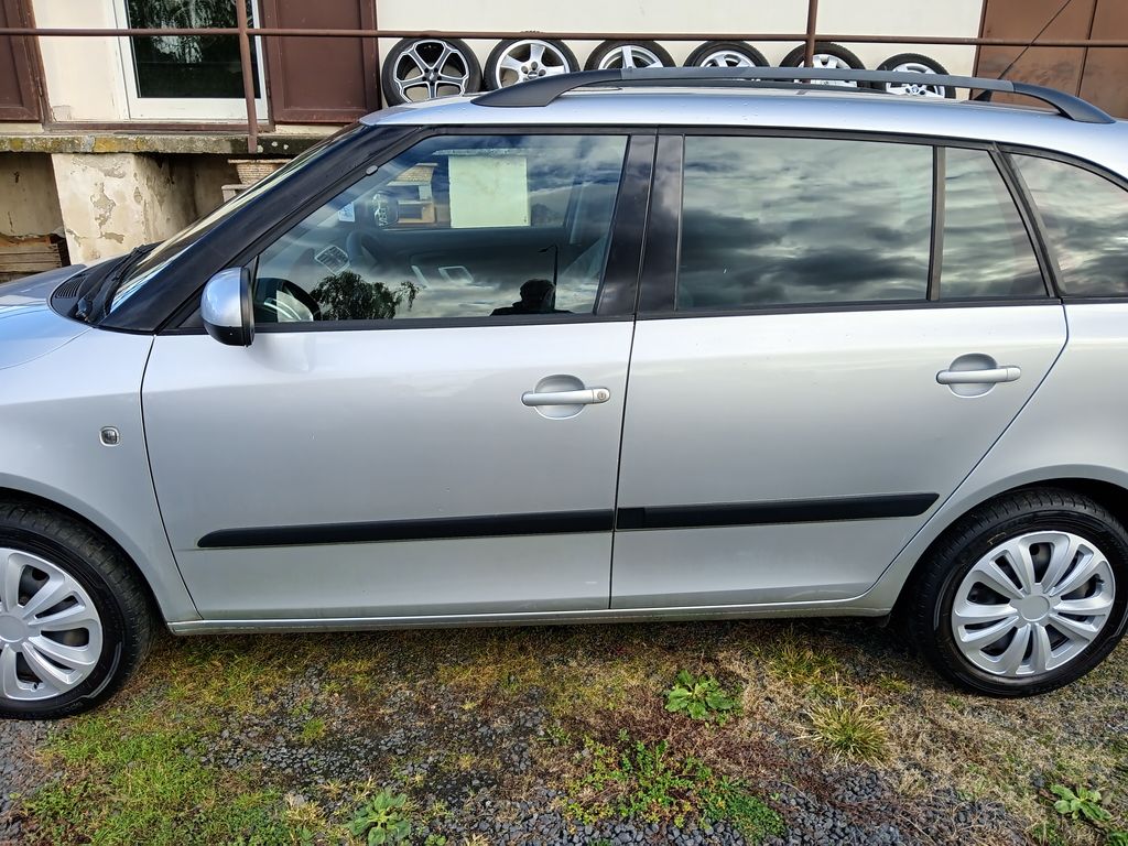 skoda-fabia-1-6-combi-ambiente - 1