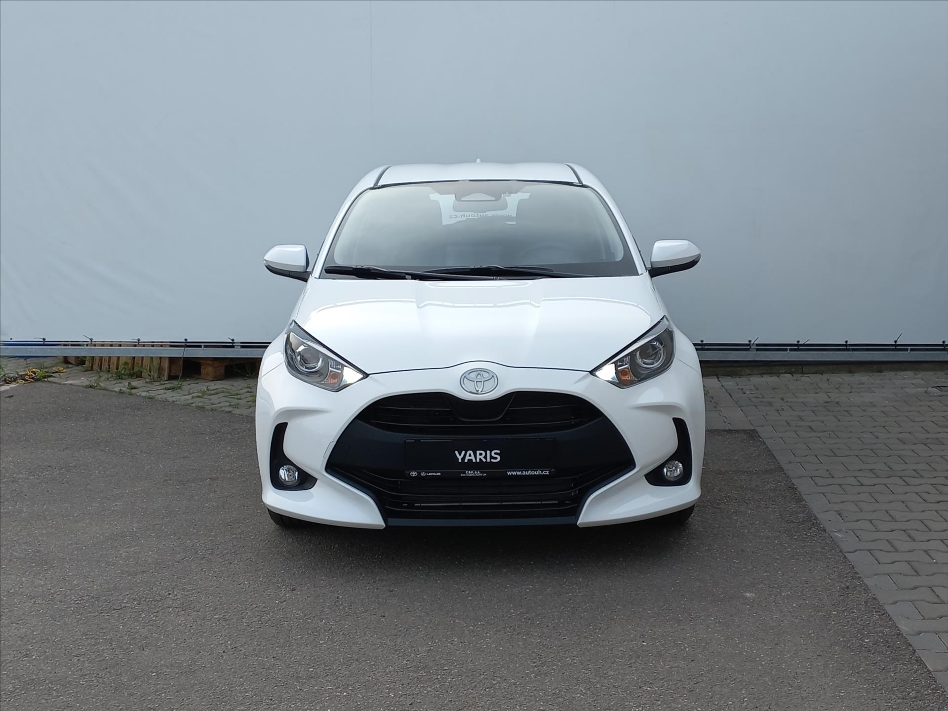 toyota-yaris-1-5-hybrid-e-cvt-116k-comfort - 3