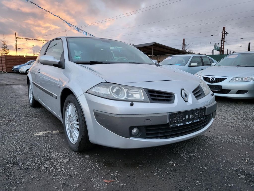 renault-megane-2-0i-16v-coupe - 1