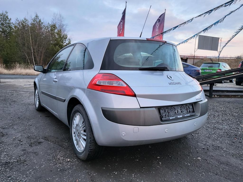 renault-megane-2-0i-16v-coupe - 4