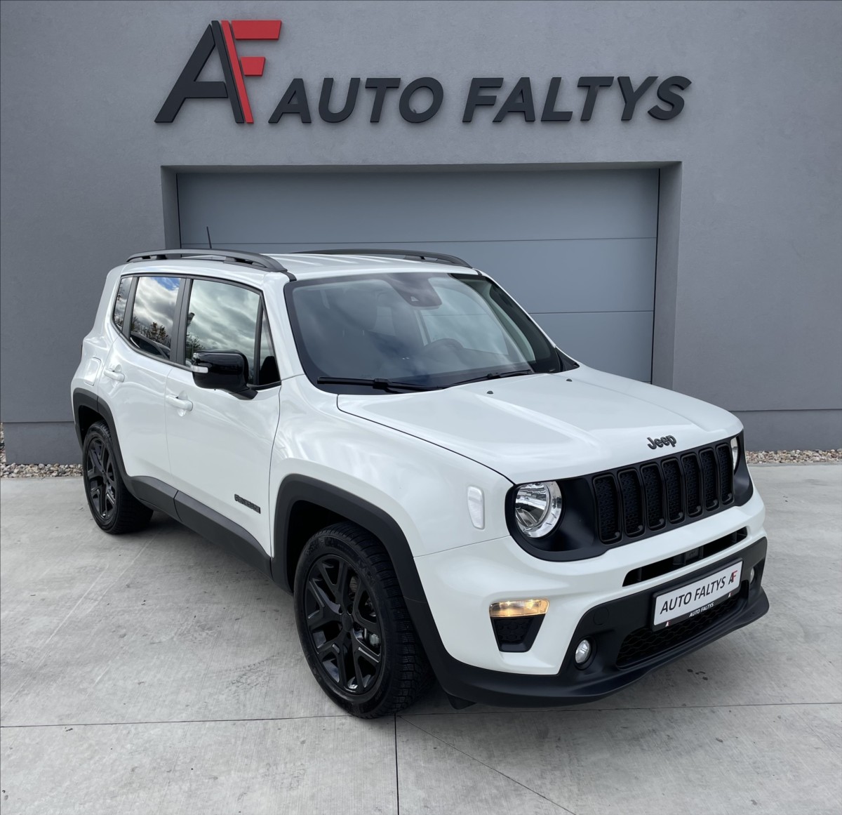 Jeep Renegade 1,5 e-Hybrid Night Eagle ZÁRUKA