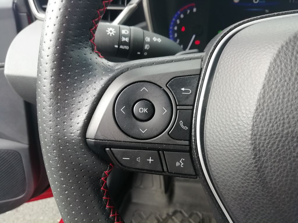 toyota-corolla-gr-sport-ts-2-0-hev-e-cvt - 9