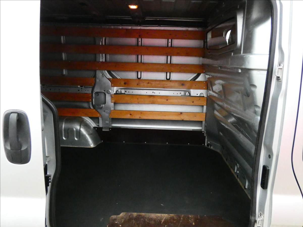 opel-vivaro-2-0-cdti - 9
