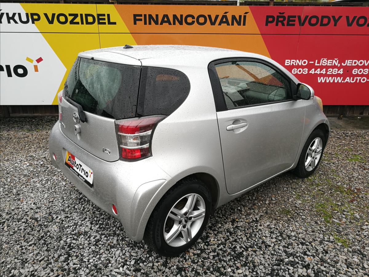 toyota-iq-1-0-i-klima - 2