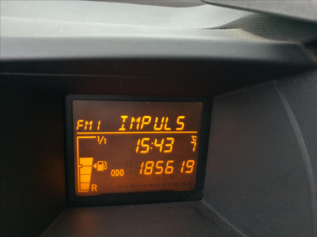 toyota-iq-1-0-i-klima - 5