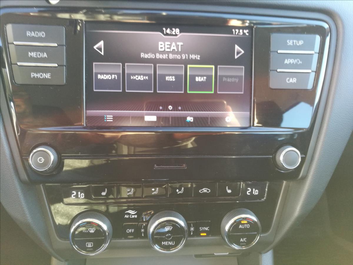 skoda-octavia-1-6-tdi-dsg-1-majitel - 6