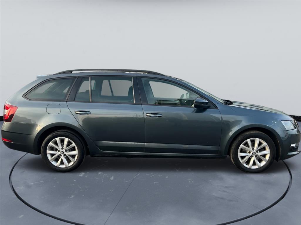 skoda-octavia-1-6-tdi-acc-kamera-keyless-dph - 3