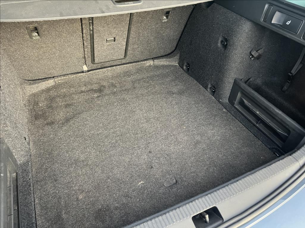 skoda-octavia-1-6-tdi-acc-kamera-keyless-dph - 6