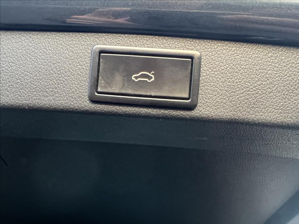 skoda-octavia-1-6-tdi-acc-kamera-keyless-dph - 7