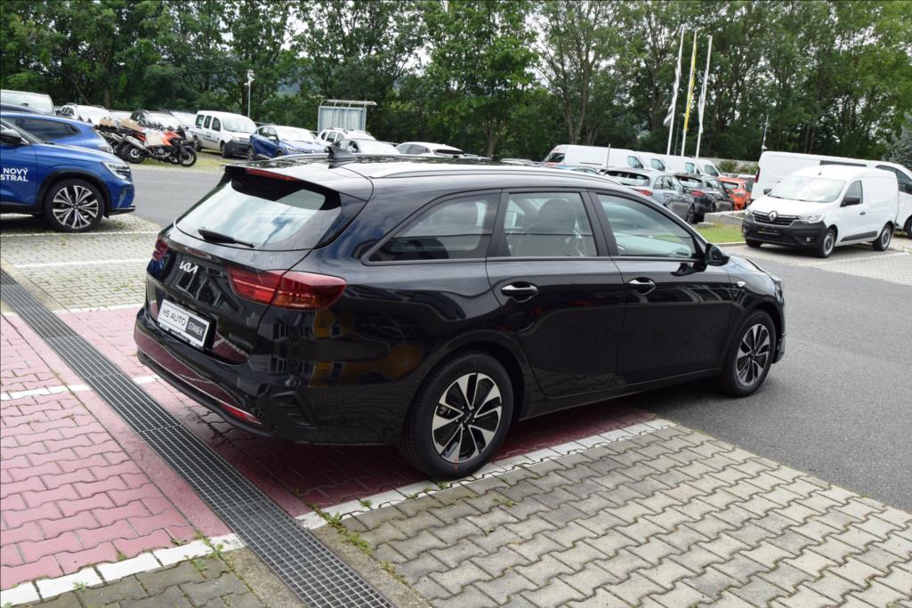 kia-ceed-sw-1-5-tgdi-top - 2