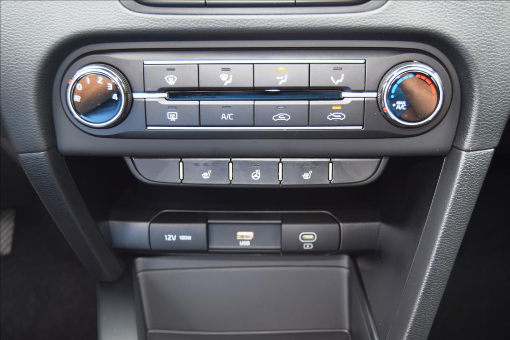 kia-ceed-sw-1-5-tgdi-top - 6