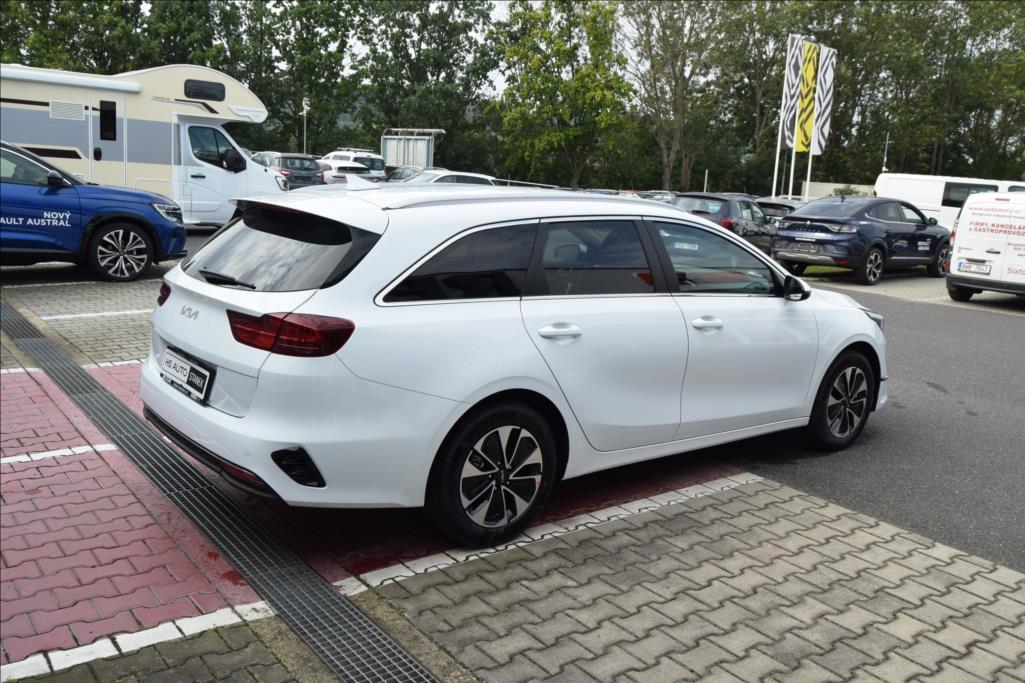 kia-ceed-sw-1-5-tgdi-7dct-top - 2