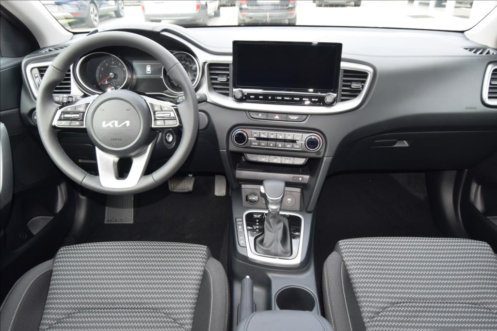 kia-ceed-sw-1-5-tgdi-7dct-top - 4