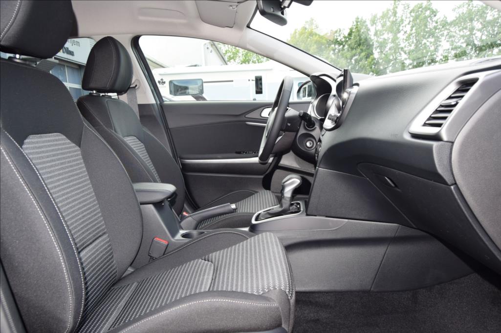 kia-ceed-sw-1-5-tgdi-7dct-top - 3