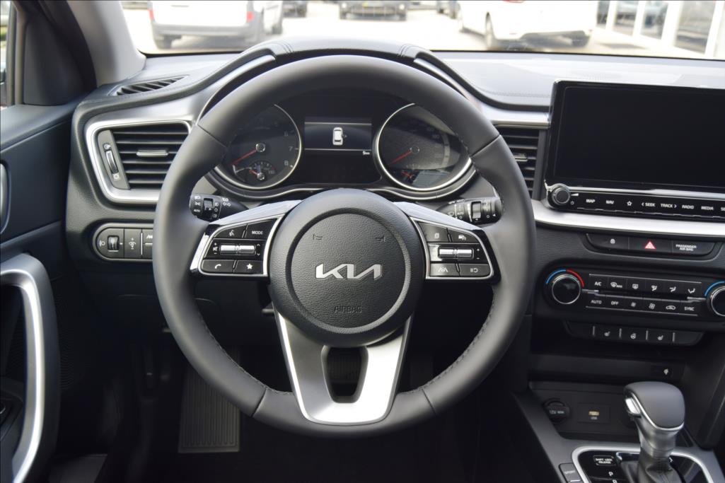 kia-ceed-sw-1-5-tgdi-7dct-top - 5