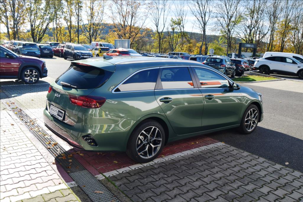 kia-ceed-sw-1-5-tgdi-7dct-top-bus - 2