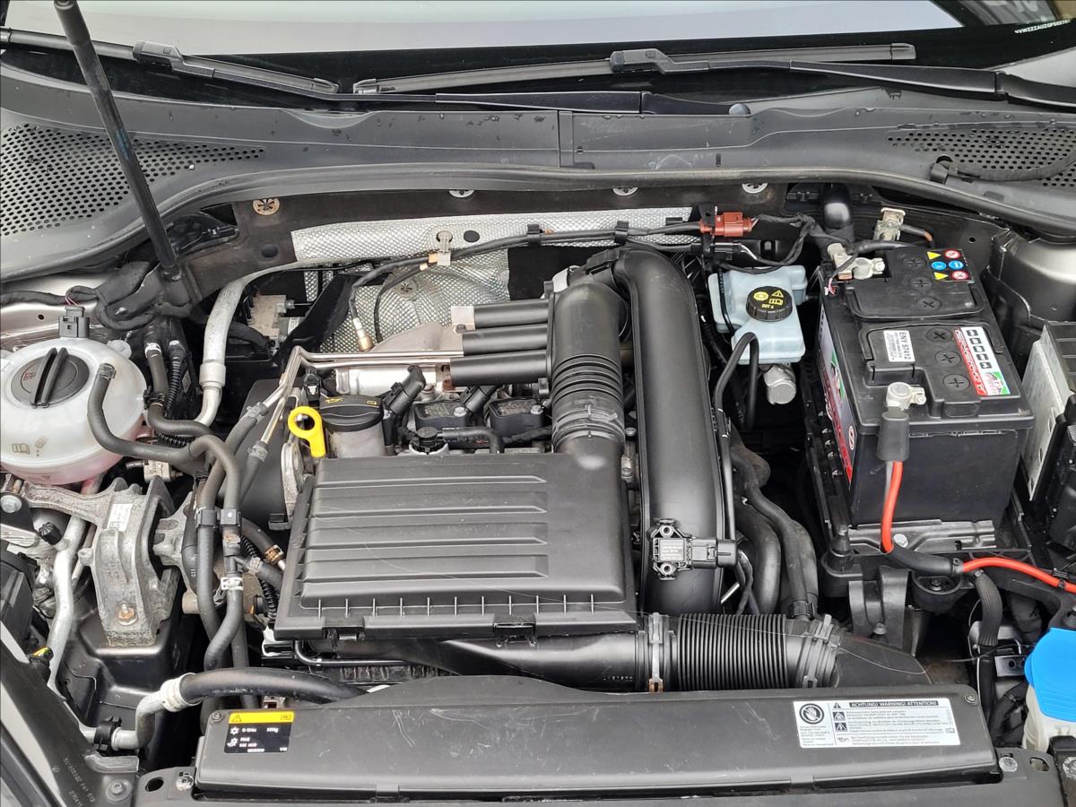 volkswagen-golf-1-2-tsi-lounge-81kw-servis - 6