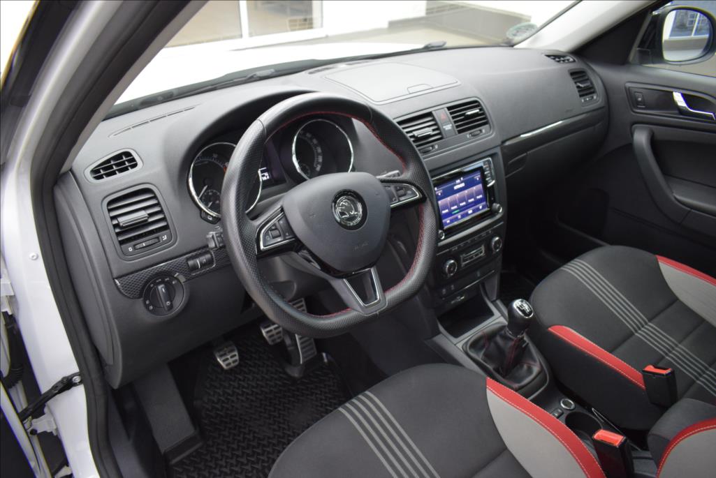 skoda-yeti-1-4-tsi-monte-carlo-navi-tz - 8