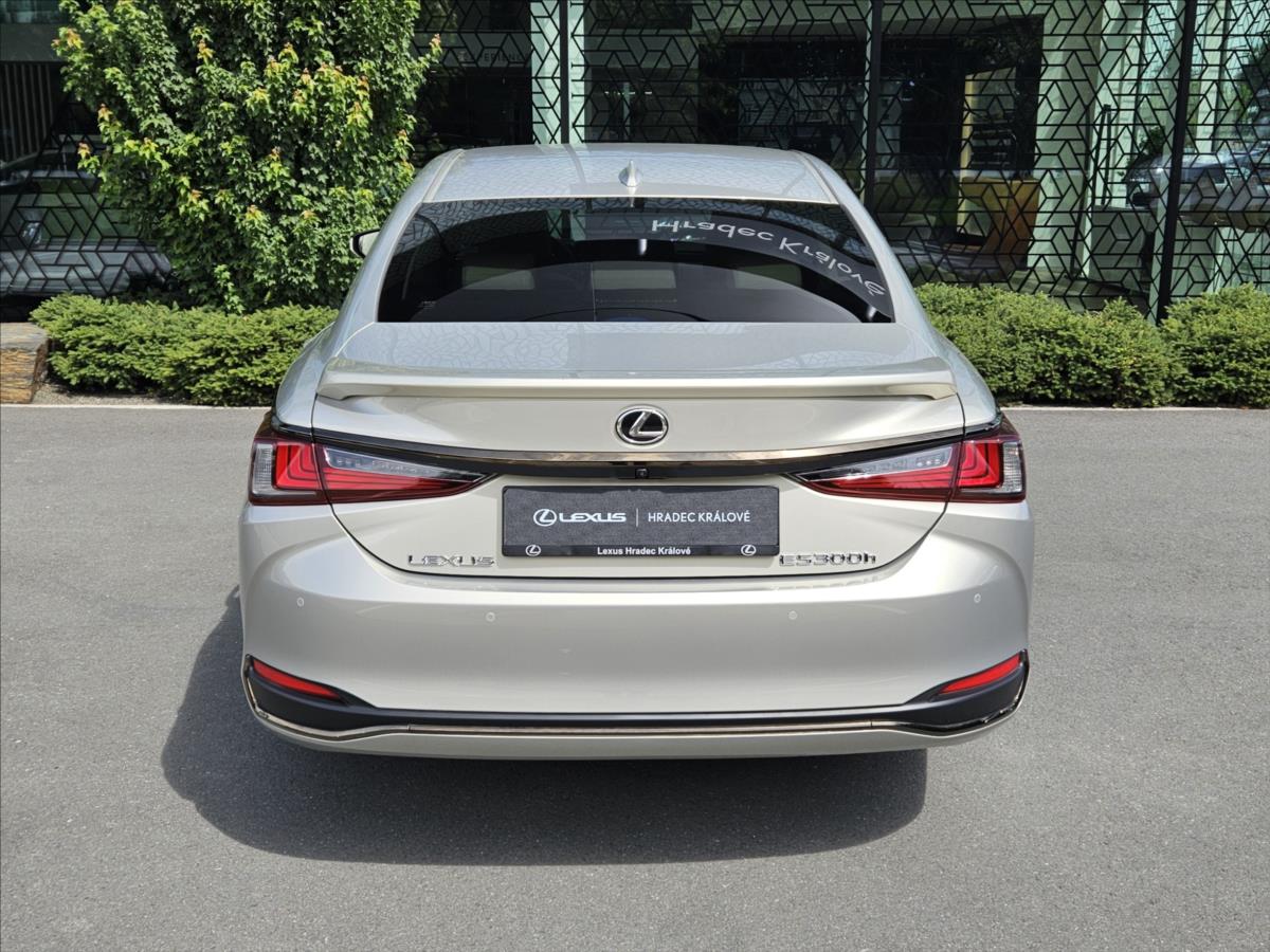 lexus-es-300h-2-5-f-sport-design - 6