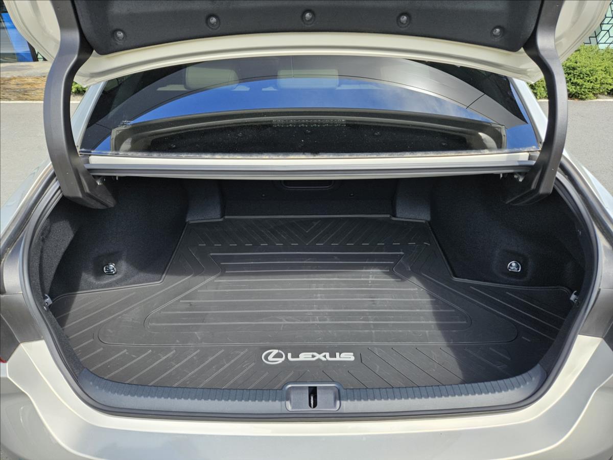 lexus-es-300h-2-5-f-sport-design - 7