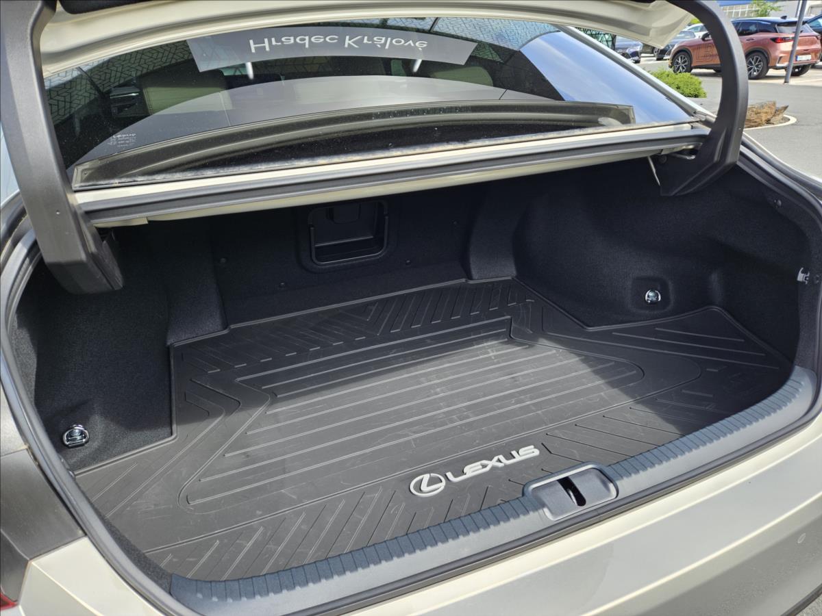 lexus-es-300h-2-5-f-sport-design - 8