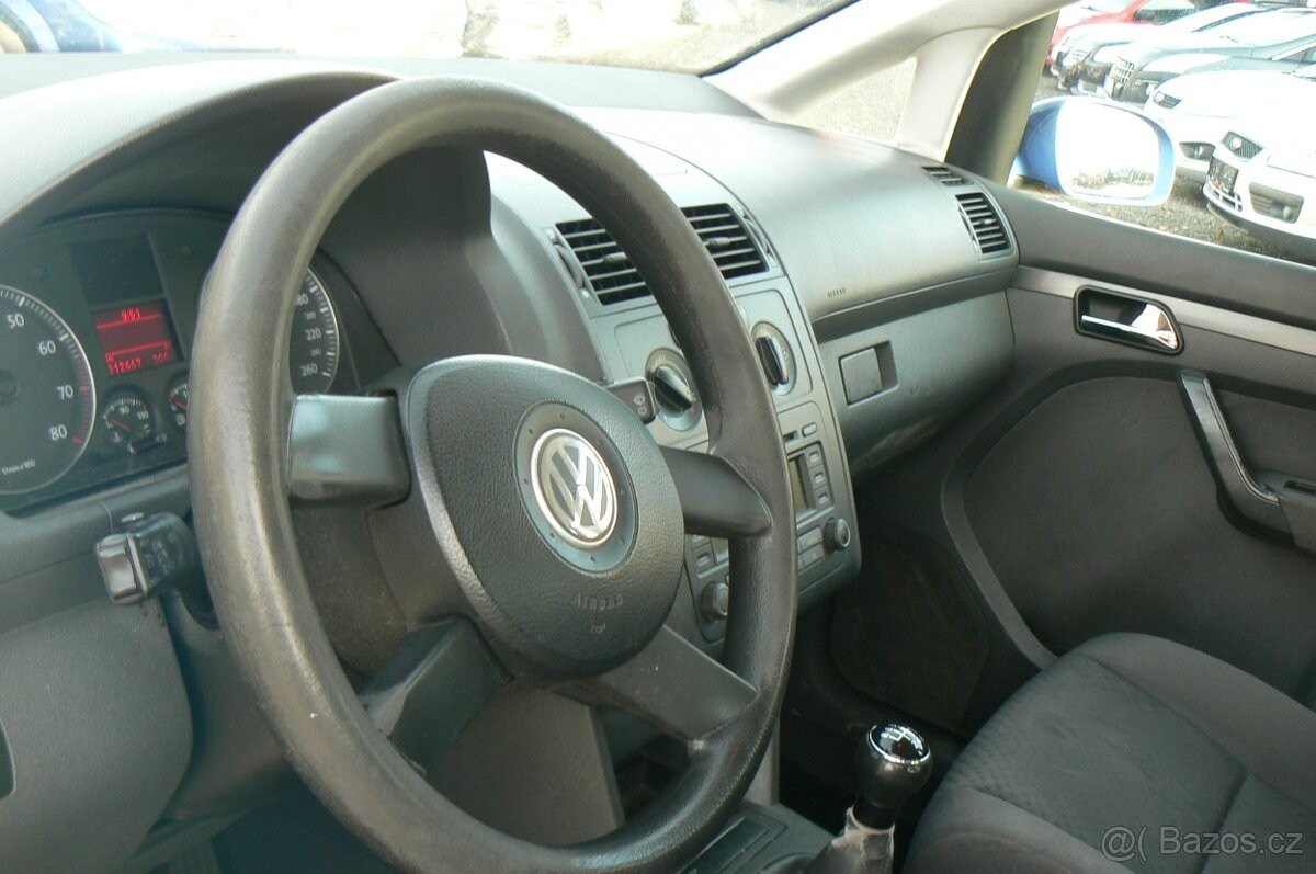 volkswagen-touran-1-6-fsi - 6