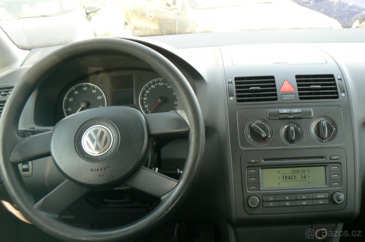 volkswagen-touran-1-6-fsi - 8