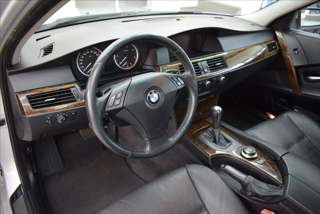 bmw-rada-5-3-0-530xd-xen-navi-servis - 8