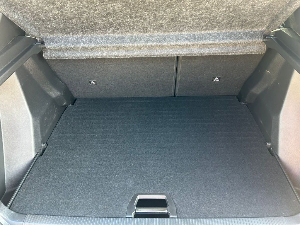 peugeot-2008-allure-1-2pt-130-eat8-kola - 5