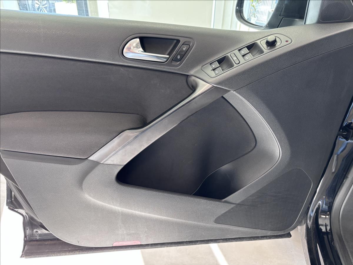 volkswagen-tiguan-1-4-tsi-4motion - 9