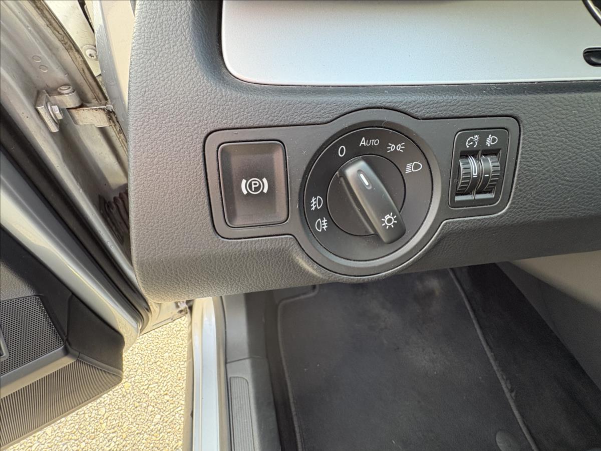 volkswagen-passat-1-4-tsi-90kw-pdc-vyhrev-origkm - 5