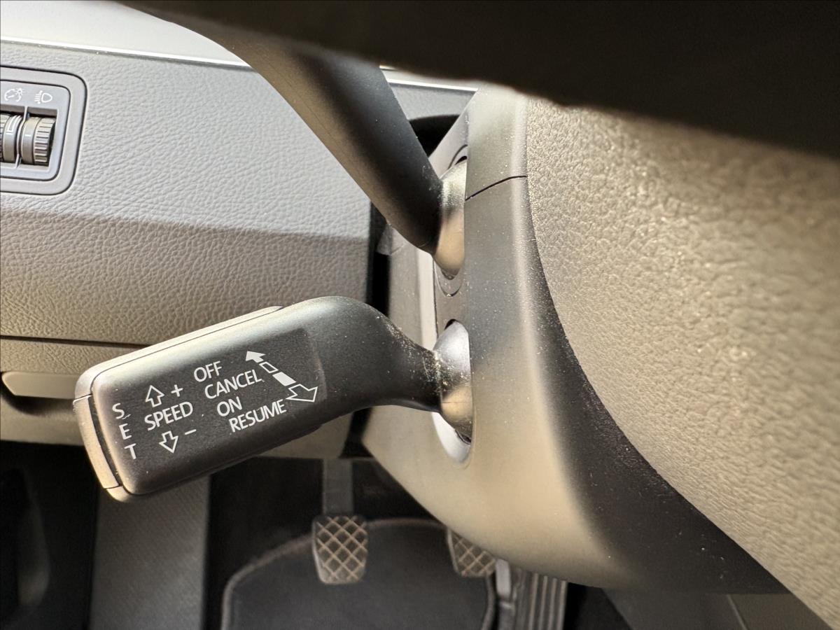 volkswagen-passat-1-4-tsi-90kw-pdc-vyhrev-origkm - 7