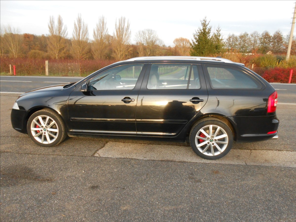 skoda-octavia-2-0-rs-147-kw-serviska - 9