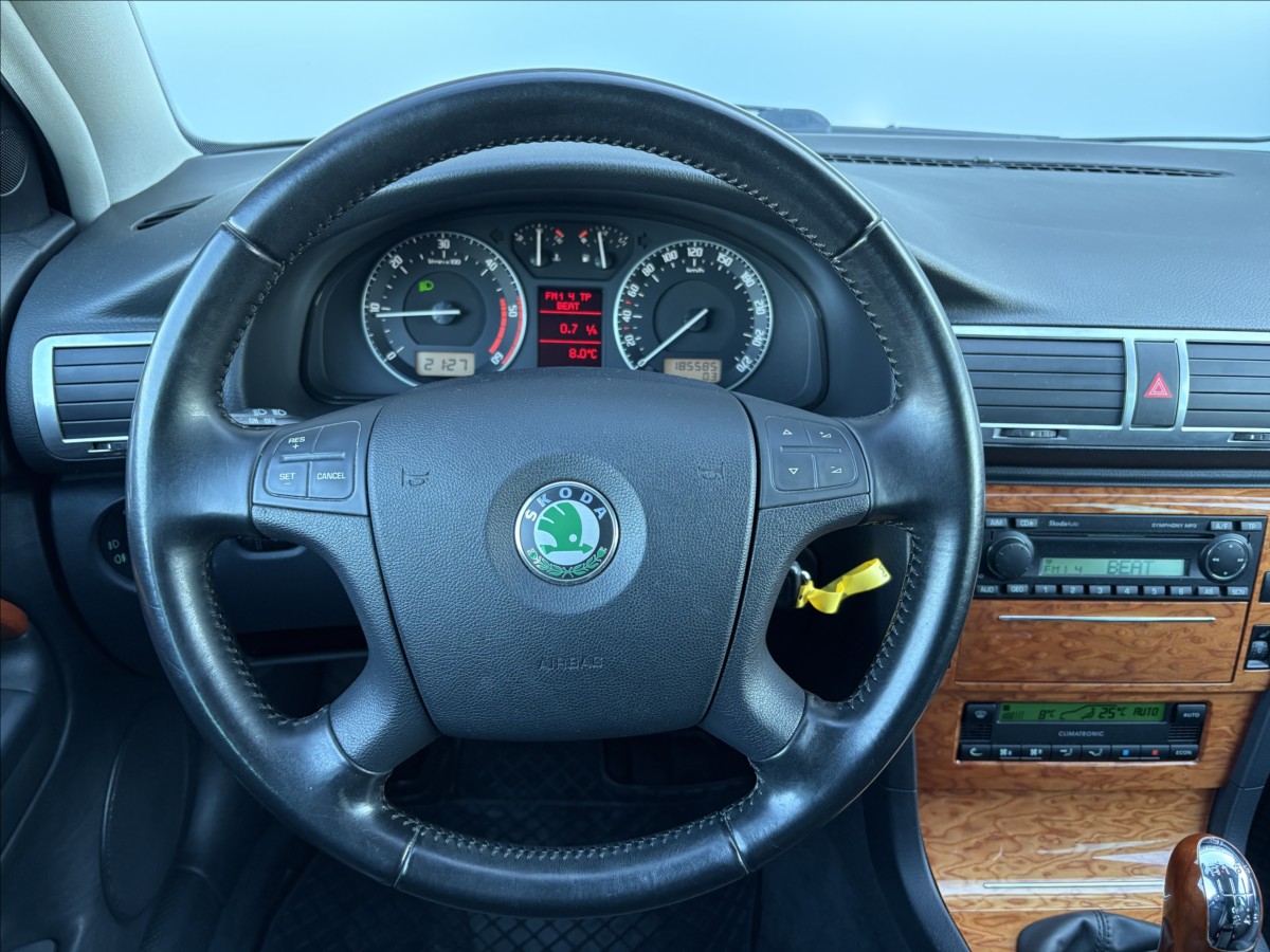 skoda-superb-2-0-tdi-103-kw-elegance-cz - 7