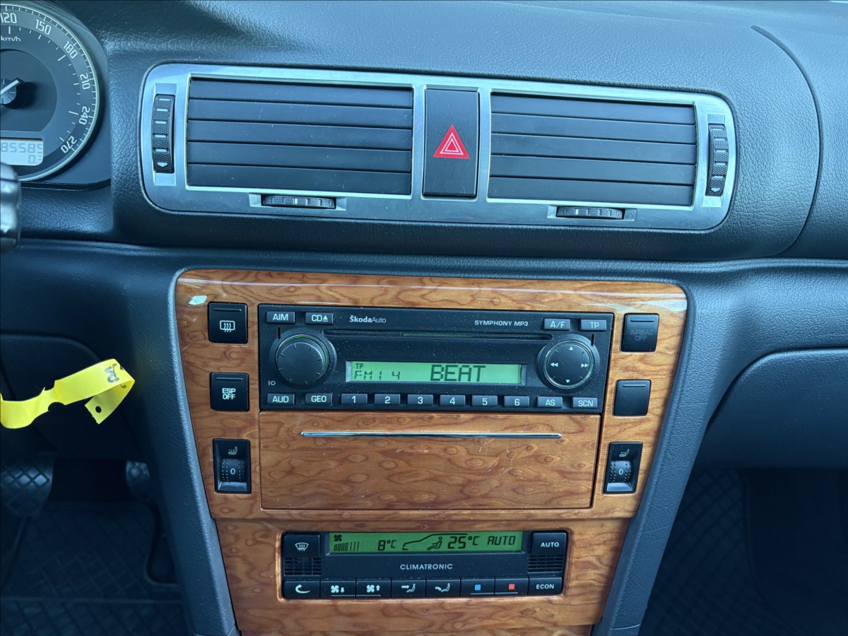 skoda-superb-2-0-tdi-103-kw-elegance-cz - 9