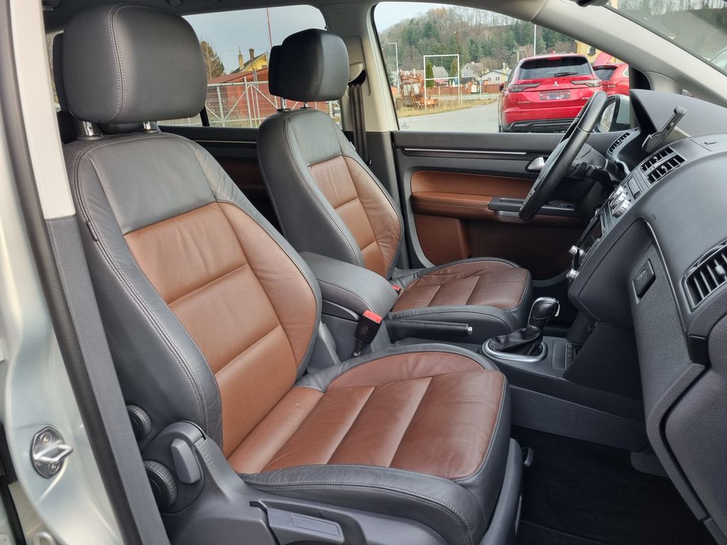 volkswagen-touran-2-0-tdi-130-kw-bez-ad-blue - 9